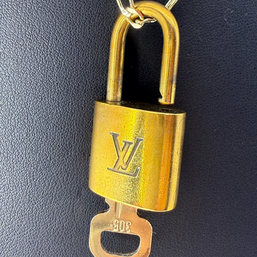 Authentic LV Louis Vuitton Padlock Key #305 w Chain Necklace Pre-Loved Designer - Picture 9 of 9